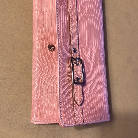 COPY - Maxi Logo Pink wallet snap closure 8X4 several compartment zip outside/… - Picture 9 of 10